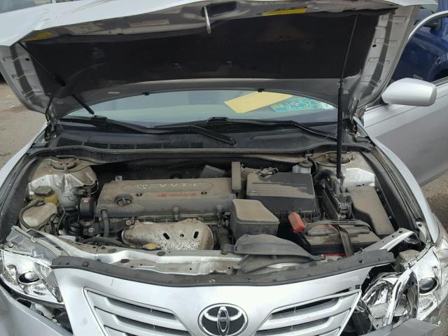 4T4BE46KX8R034138 - 2008 TOYOTA CAMRY CE SILVER photo 7