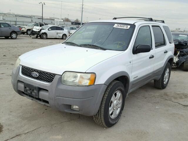 1FMYU03132KA79856 - 2002 FORD ESCAPE XLT WHITE photo 2