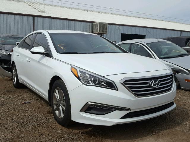 5NPE24AF8FH244940 - 2015 HYUNDAI SONATA SE WHITE photo 1