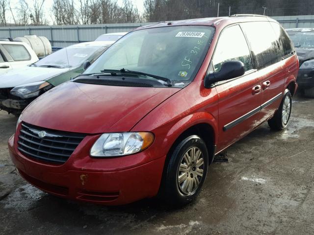 1A4GJ45R57B186301 - 2007 CHRYSLER TOWN & COU RED photo 2