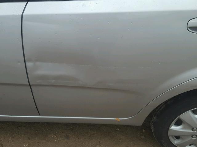 KL1TD56676B527449 - 2006 CHEVROLET AVEO BASE SILVER photo 10