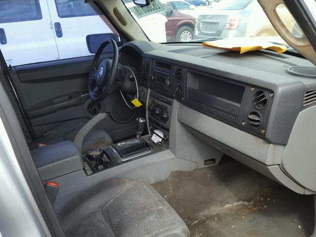 1J8HG48K46C143948 - 2006 JEEP COMMANDER GRAY photo 5