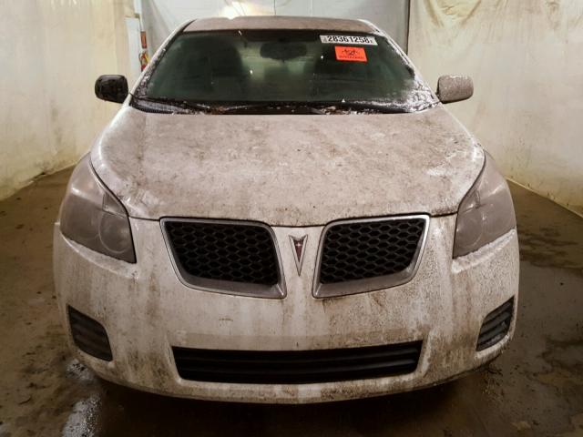 5Y2SP6E82AZ418921 - 2010 PONTIAC VIBE WHITE photo 9