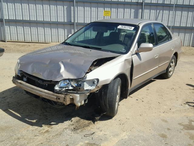 1HGCG5674YA124161 - 2000 HONDA ACCORD SE TAN photo 2