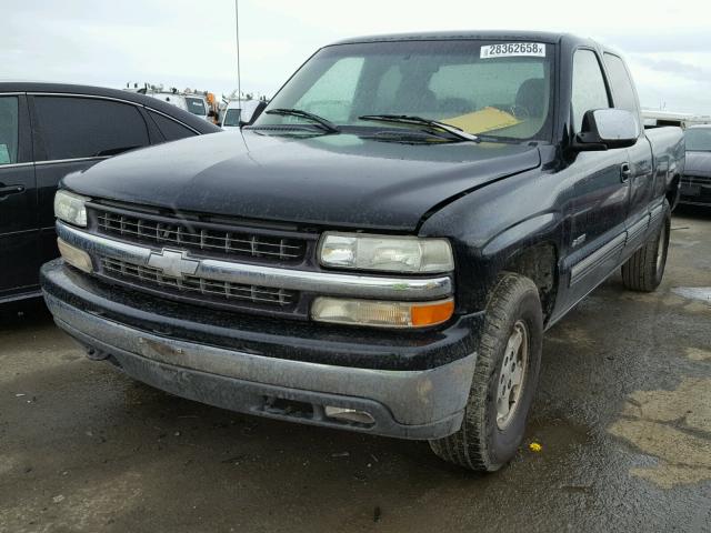 1GCEK19T6YE153712 - 2000 CHEVROLET SILVERADO BLACK photo 2