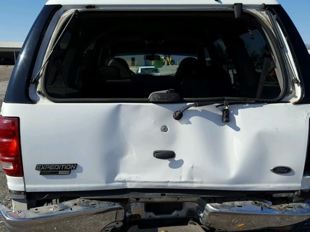 1FMRU17W82LA39427 - 2002 FORD EXPEDITION WHITE photo 9