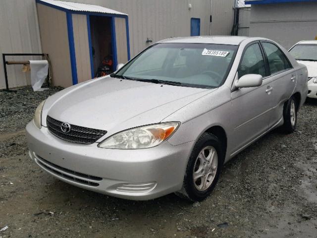 4T1BE32K94U892950 - 2004 TOYOTA CAMRY LE SILVER photo 2