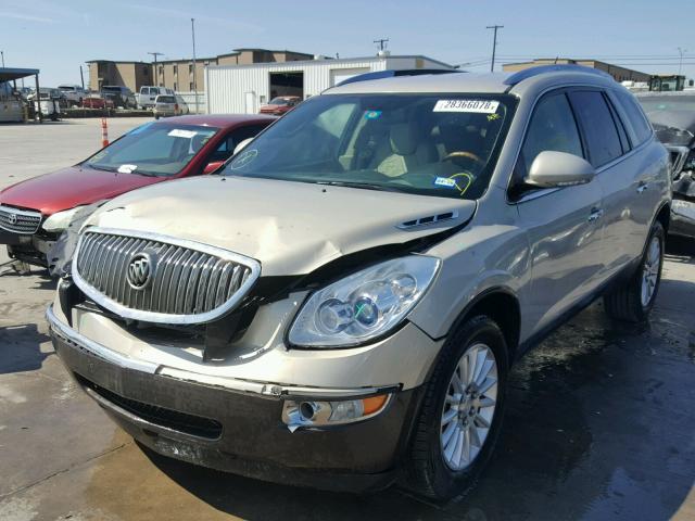 5GAKRBED7BJ332117 - 2011 BUICK ENCLAVE CX SILVER photo 2