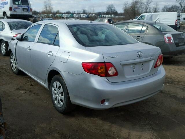 1NXBU40E19Z017780 - 2009 TOYOTA COROLLA BA SILVER photo 3