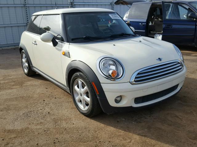 WMWMF33558TT61482 - 2008 MINI COOPER WHITE photo 1