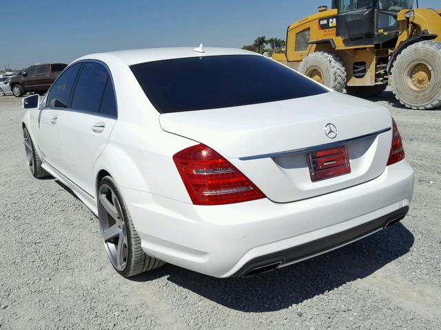 WDDNG7BB7AA341549 - 2010 MERCEDES-BENZ S 550 WHITE photo 3