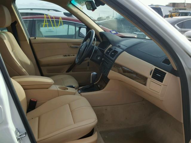 WBXPC93479WJ28158 - 2009 BMW X3 XDRIVE3 WHITE photo 5