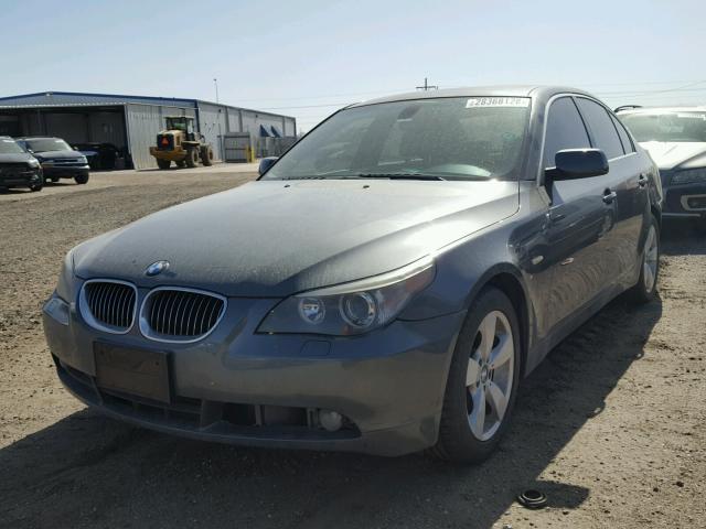 WBANF33507CS39552 - 2007 BMW 525 XI GRAY photo 2