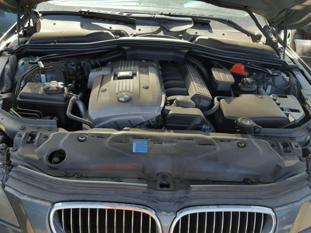 WBANF33507CS39552 - 2007 BMW 525 XI GRAY photo 7