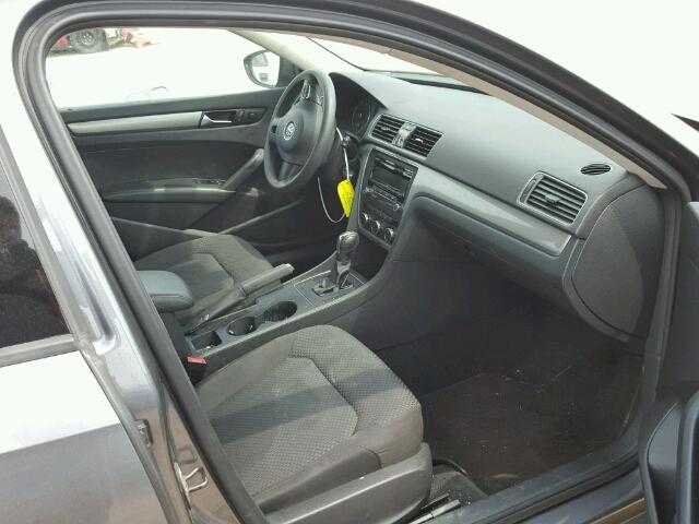 1VWAP7A37CC020781 - 2012 VOLKSWAGEN PASSAT S ნაცრისფერი ფოტო 5