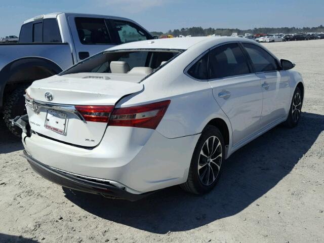 4T1BK1EB6JU269693 - 2018 TOYOTA AVALON XLE WHITE photo 4