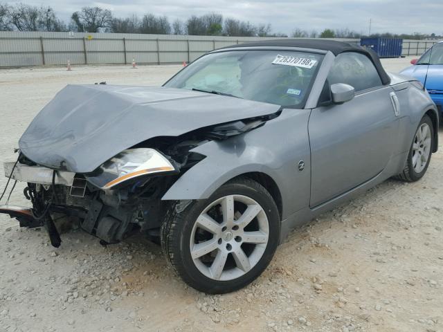 JN1AZ36A94T012604 - 2004 NISSAN 350Z ROADS GRAY photo 2