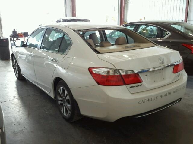 1HGCR2F31EA031079 - 2014 HONDA ACCORD WHITE photo 3