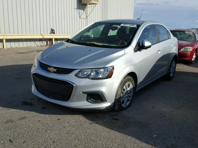 1G1JB5SH8H4146447 - 2017 CHEVROLET SONIC LS 银色 照片 2