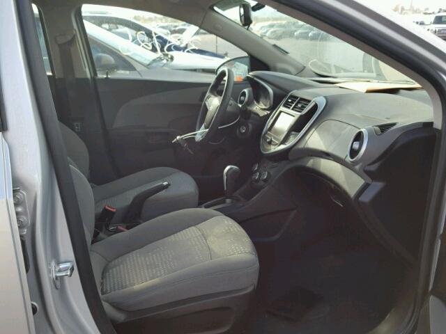 1G1JB5SH8H4146447 - 2017 CHEVROLET SONIC LS 银色 照片 5