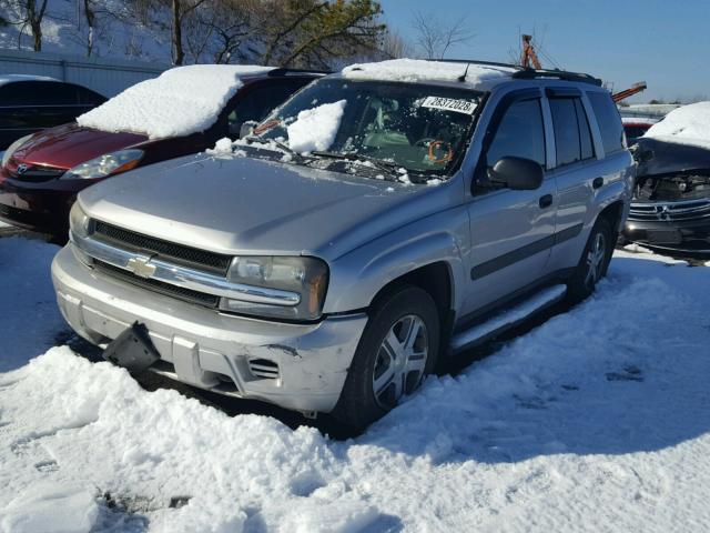 1GNDT13SX52146808 - 2005 CHEVROLET TRAILBLAZE GOLD photo 2