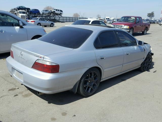 19UUA56882A051334 - 2002 ACURA 3.2TL TYPE SILVER photo 4