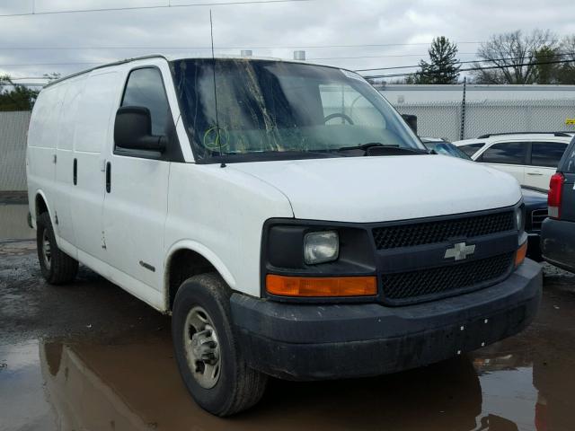 1GCGG25V061170808 - 2006 CHEVROLET EXPRESS G2 WHITE photo 1