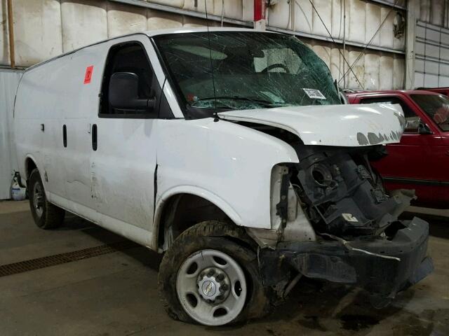 1GCGG25C881212501 - 2008 CHEVROLET EXPRESS G2 WHITE photo 1