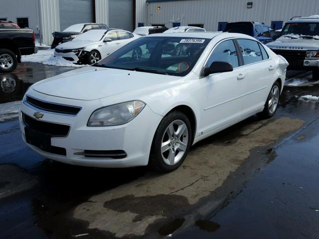 1G1ZG57B894136401 - 2009 CHEVROLET MALIBU LS WHITE photo 2