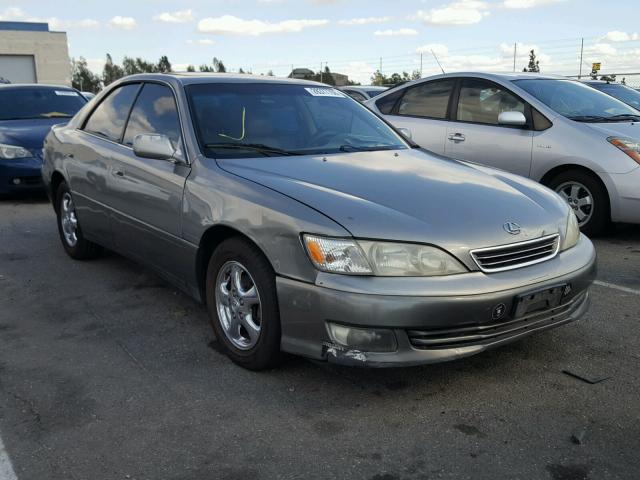 JT8BF28G010301971 - 2001 LEXUS ES 300 SILVER photo 1