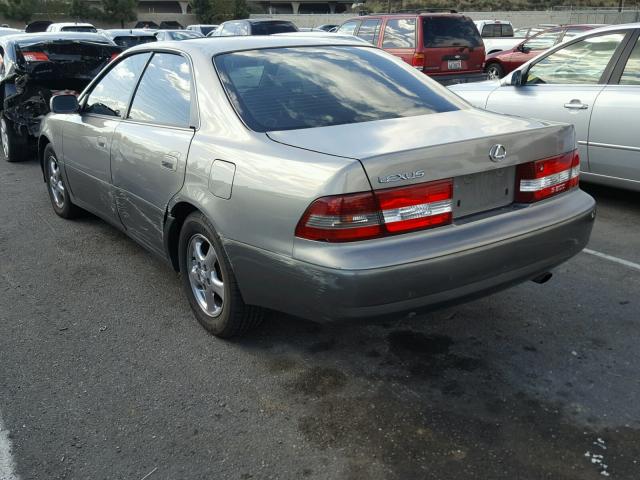 JT8BF28G010301971 - 2001 LEXUS ES 300 SILVER photo 3