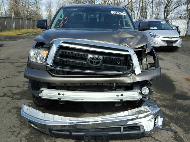 5TFUY5F1XCX238294 - 2012 TOYOTA TUNDRA DOU CHARCOAL photo 9