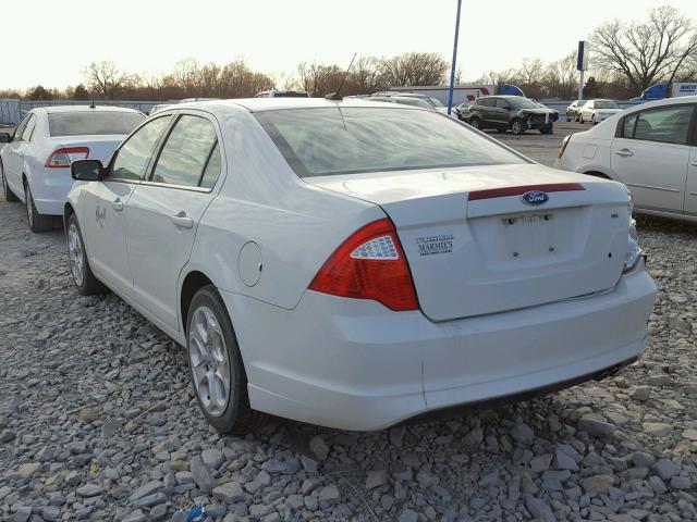 3FAHP0HA3AR388490 - 2010 FORD FUSION SE WHITE photo 3