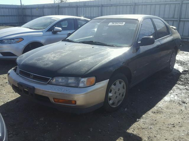 1HGCD5632TA130989 - 1996 HONDA ACCORD LX BLACK photo 2