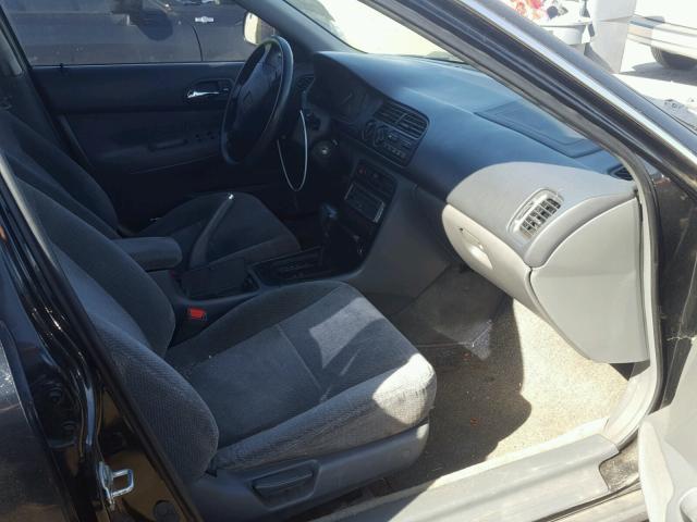 1HGCD5632TA130989 - 1996 HONDA ACCORD LX BLACK photo 5