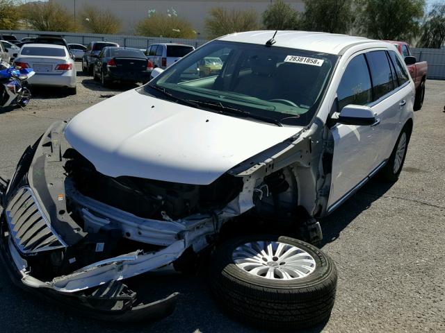2LMDJ6JK2DBL28302 - 2013 LINCOLN MKX WHITE photo 2