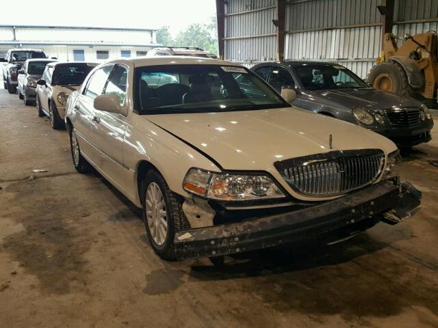 1LNHM81W43Y670967 - 2003 LINCOLN TOWN CAR E WHITE photo 1