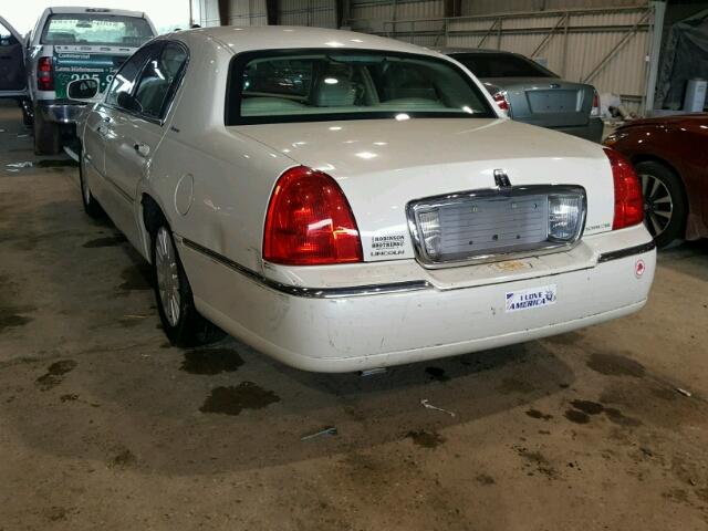 1LNHM81W43Y670967 - 2003 LINCOLN TOWN CAR E WHITE photo 3