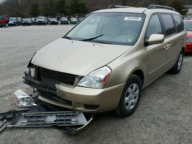 KNDMB233086256726 - 2008 KIA SEDONA EX TAN photo 2