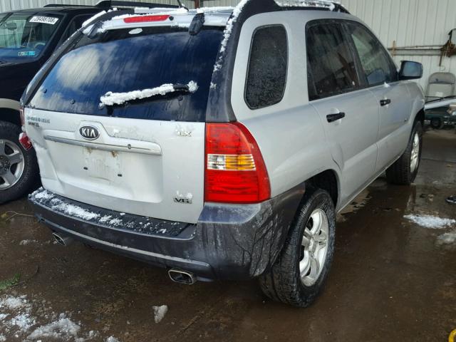 KNDJE723X77419402 - 2007 KIA SPORTAGE E SILVER photo 4