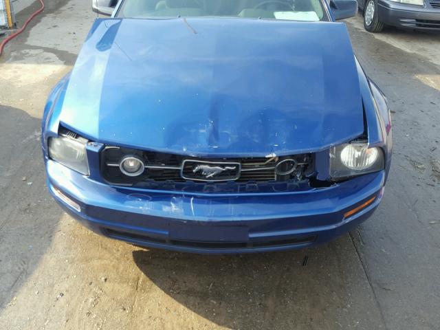 1ZVFT80N175314522 - 2007 FORD MUSTANG BLUE photo 7