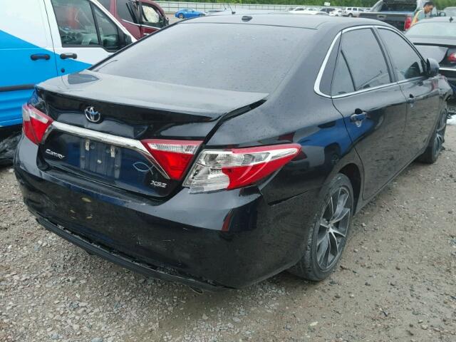 4T1BK1FK2FU562920 - 2015 TOYOTA CAMRY XSE BLACK photo 4