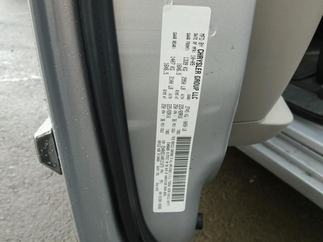 2D4RN5D14AR121679 - 2010 DODGE GRAND CARA SILVER photo 10