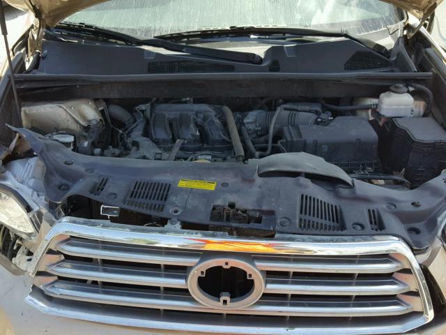 5TDDK3EH4AS018771 - 2010 TOYOTA HIGHLANDER GOLD photo 7