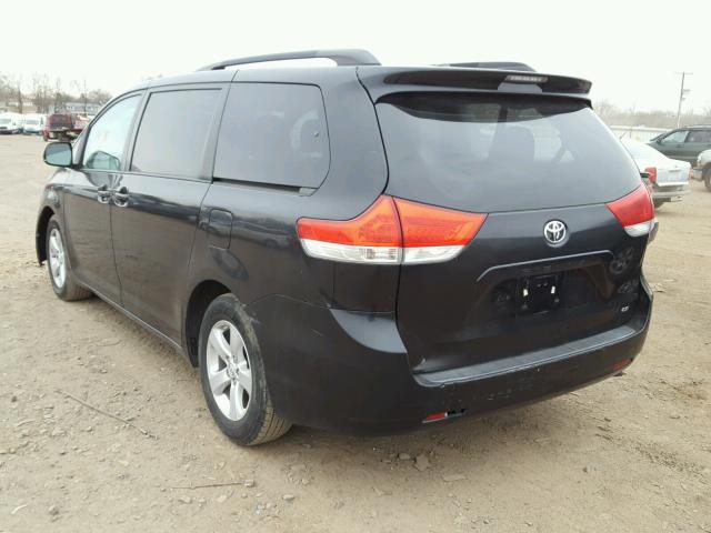 5TDKK3DC1DS369204 - 2013 TOYOTA SIENNA LE BLACK photo 3