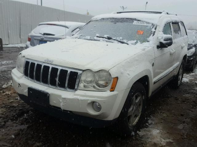 1J4HR58N05C603827 - 2005 JEEP GRAND CHER WHITE photo 2