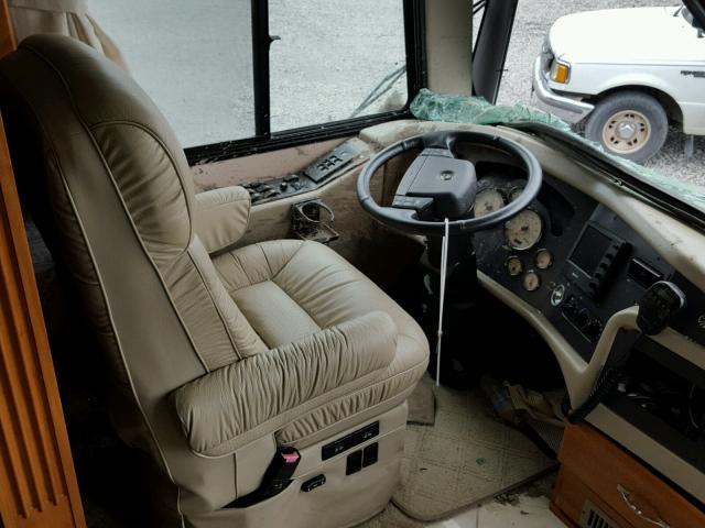 1RF13561641028838 - 2004 ROADMASTER RAIL MONOCOQUE ორფეროვანი ფოტო 5