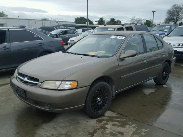 1N4DL01D6WC111885 - 1998 NISSAN ALTIMA XE BROWN photo 2