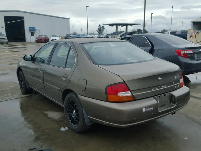 1N4DL01D6WC111885 - 1998 NISSAN ALTIMA XE BROWN photo 3
