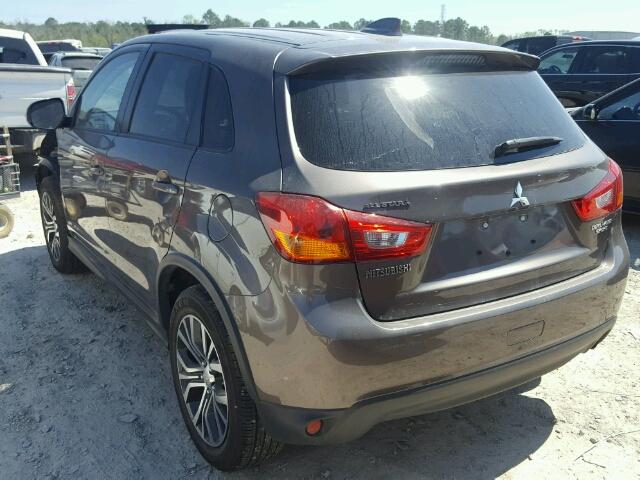 JA4AP3AU3HZ025558 - 2017 MITSUBISHI OUTLANDER BROWN photo 3